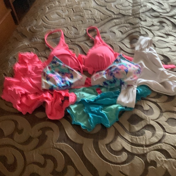 Victoria’s Secret - Picture 3 of 6